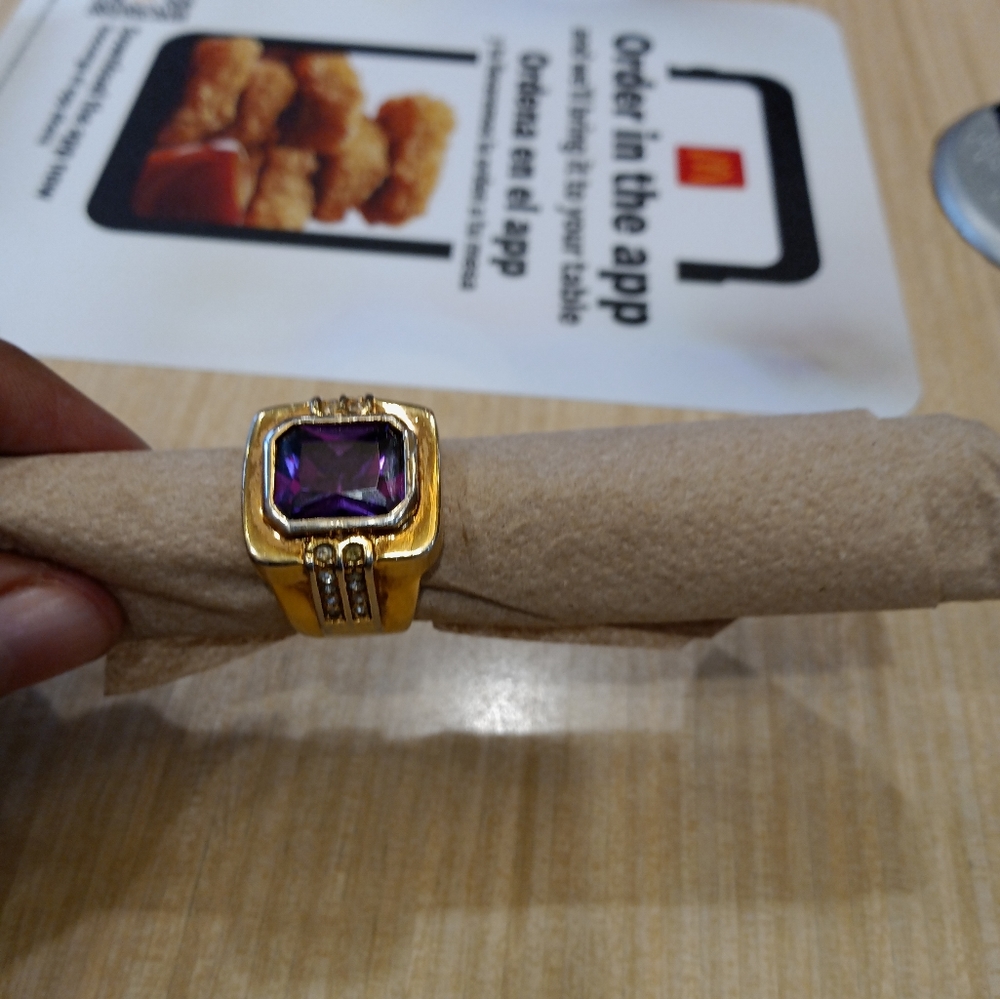 Men's Gold ring sz 7 with stones